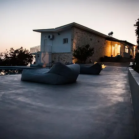 The Private Bay Villa Vári