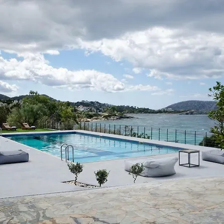 The Private Bay * Vári